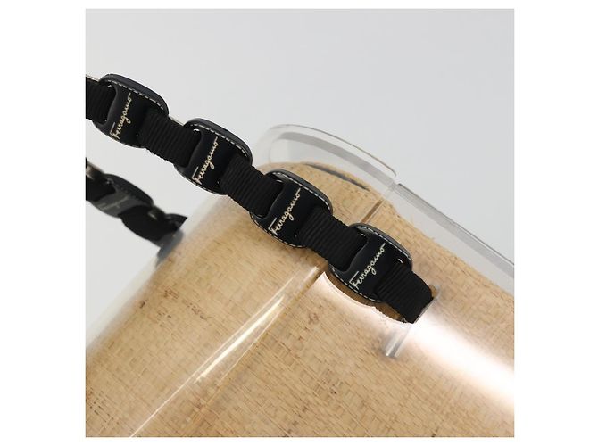 Borsa a mano Salvatore Ferragamo Vala Chain in plastica trasparente e argento Auth 195087V - vista 19