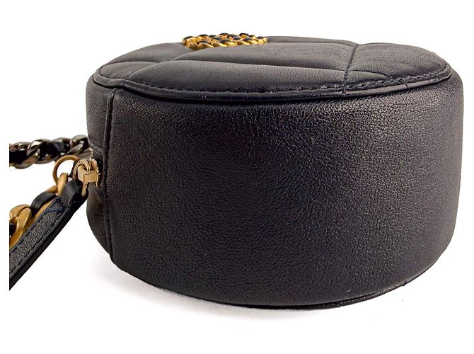 Clutch CHANEL 19 Rotonda in Pelle di Agnello Matelassé con Catena Navy - vista 7