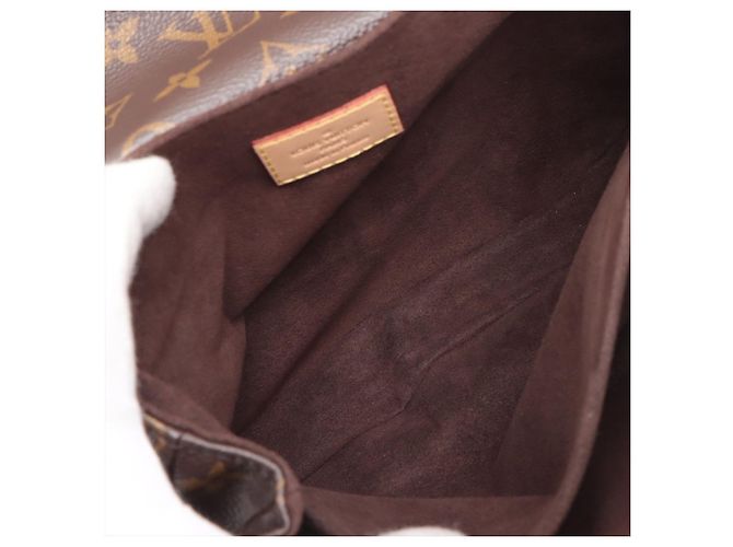 Louis Vuitton Pochette Metis Canvas Flap Crossbody Monogram Marrone - vista 9