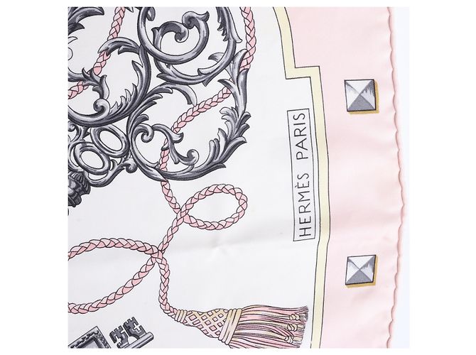 Bufanda de seda Carré 90 "LES CLES" de Hermès en rosa - vista 10