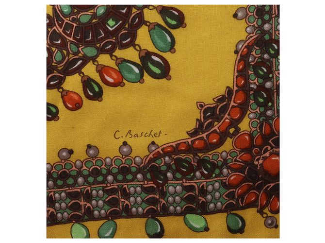 Hermès "PARURES DES MAHARAJAS" Stole Cashmere & Silk Carré Géant 140 Giallo - vista 10