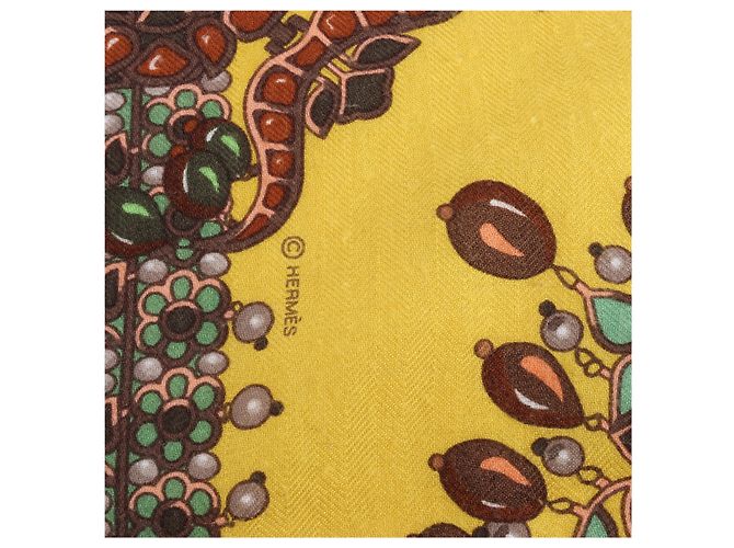 Hermès "PARURES DES MAHARAJAS" Stole Cashmere & Silk Carré Géant 140 Giallo - vista 11