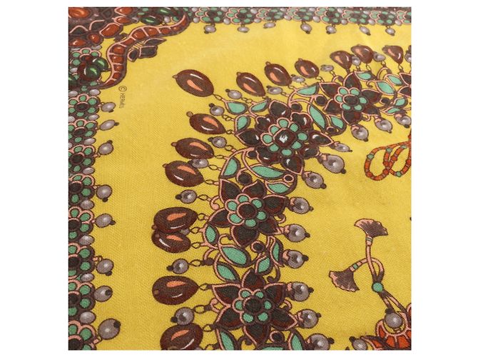 Hermès "PARURES DES MAHARAJAS" Stole Cashmere & Silk Carré Géant 140 Giallo - vista 12
