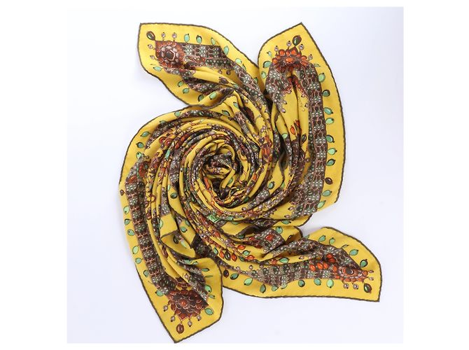 Hermès "PARURES DES MAHARAJAS" Stole Cashmere & Silk Carré Géant 140 Giallo - vista 17