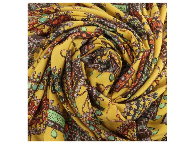 Hermès "PARURES DES MAHARAJAS" Stole Cashmere & Silk Carré Géant 140 Giallo - vista 18