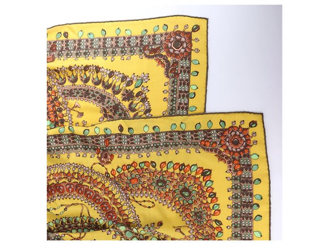 Hermès "PARURES DES MAHARAJAS" Stole Cashmere & Silk Carré Géant 140 Giallo - vista 3