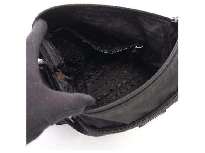 Borsa a tracolla Prada Triangle Logo nera Nero - vista 3