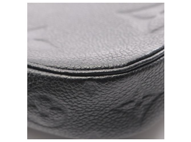 Borsa a mano Louis Vuitton Multi Pochette Accessoires Black Nero - vista 6