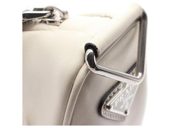 Prada Triangle Schultertasche Weiß - Ansicht 6
