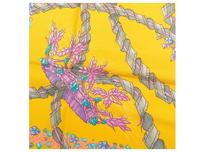 Hermès Hermes Carre 90 Schal "Le Sacre du Printemps" Gelb - Ansicht 3
