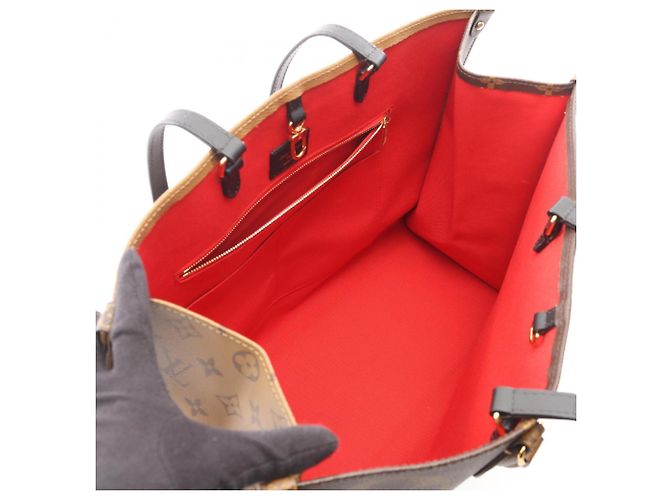 Borsa a tracolla Louis Vuitton OnTheGo GM Marrone - vista 3
