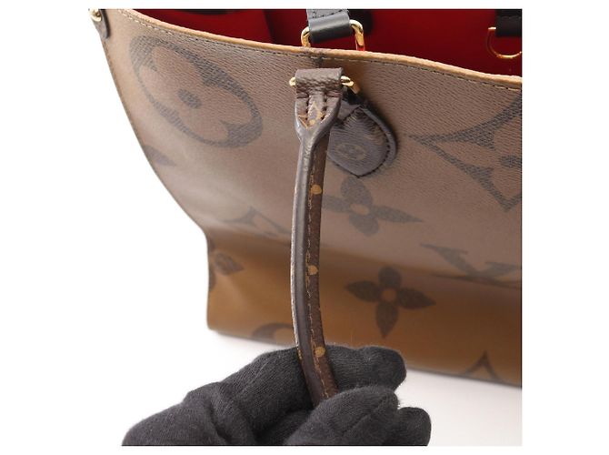 Borsa a tracolla Louis Vuitton OnTheGo GM Marrone - vista 8