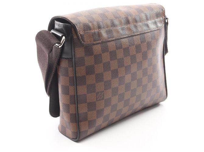 Borsa a tracolla Louis Vuitton District PM NM Marrone Nero Damier ebene - vista 2