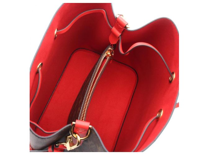 Néonoé Borsa a tracolla Louis Vuitton NeoNoe Marrone Rosso Monogramma - vista 3