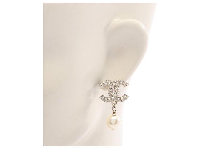 Pendientes de botón Chanel Coco Mark Blanco Dorado - vista 4