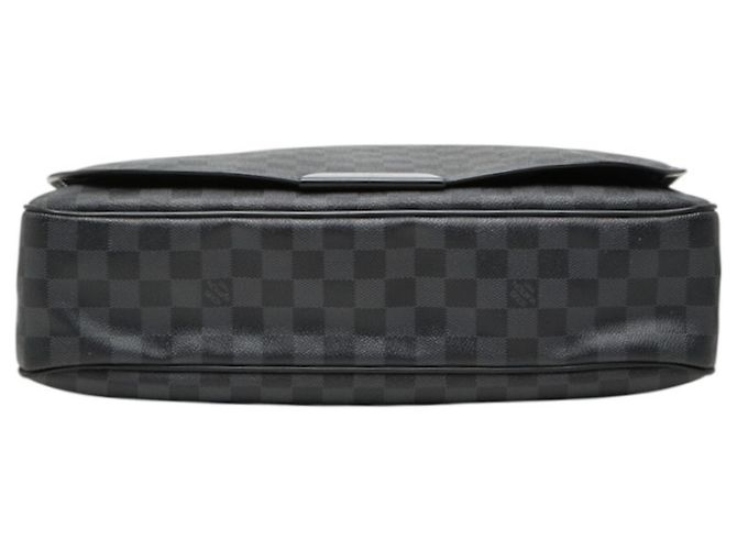 Borsa a tracolla Louis Vuitton Damier Graphite Daniel GM Nero - vista 3