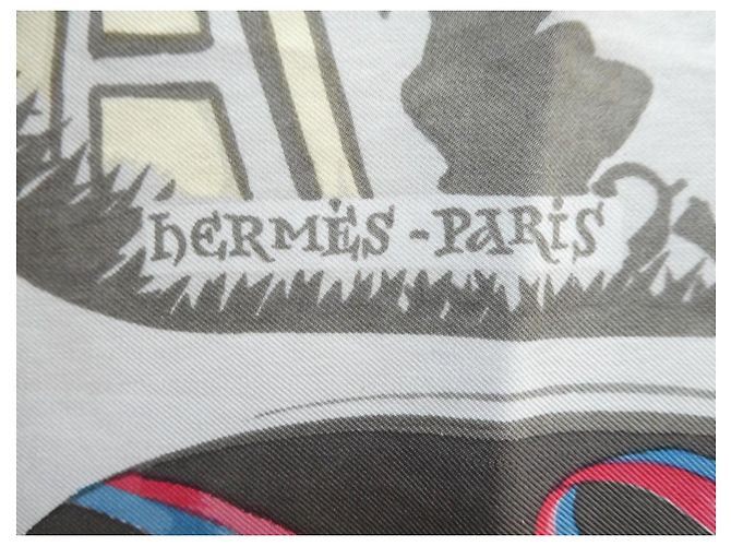 Hermès "La Cité de Paris" Seidentuch mit Box Braun Pink Weiß Blau Grau - Ansicht 10