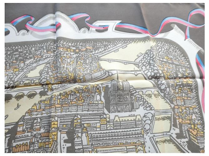 Hermès "La Cité de Paris" Seidentuch mit Box Braun Pink Weiß Blau Grau - Ansicht 6