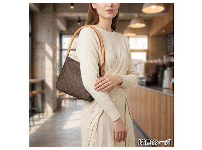 Borsa a tracolla Louis Vuitton Looping MM Monogram Marrone - vista 12