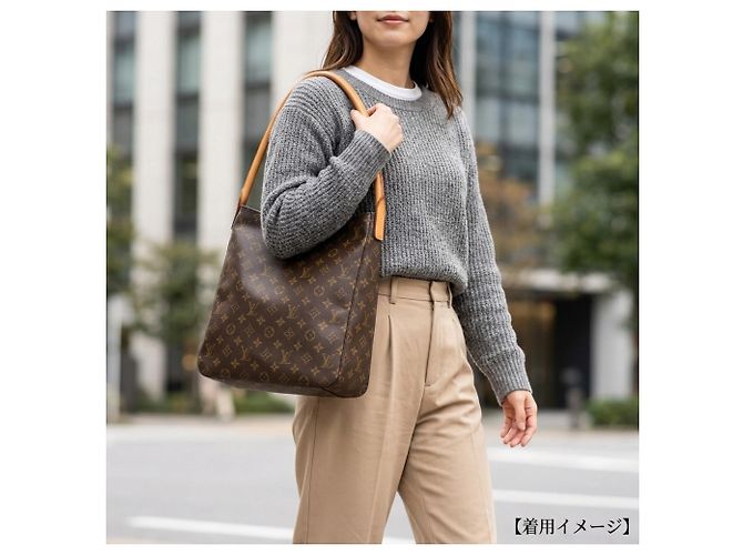 Borsa a tracolla Louis Vuitton Looping GM Monogram Marrone - vista 14