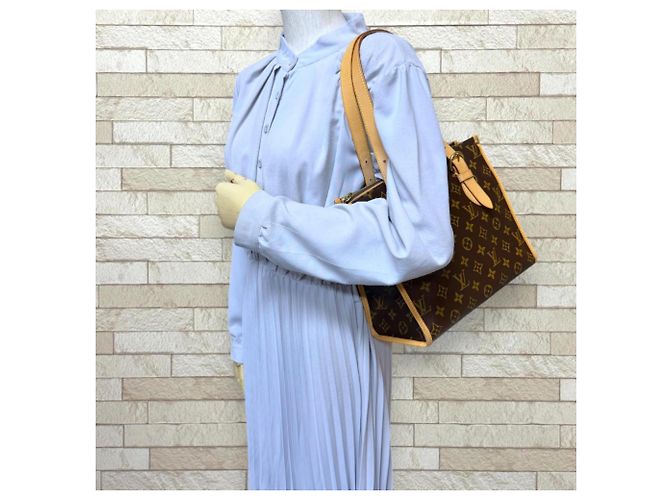 Borsa a tracolla Louis Vuitton Popincourt O Monogram Marrone - vista 2