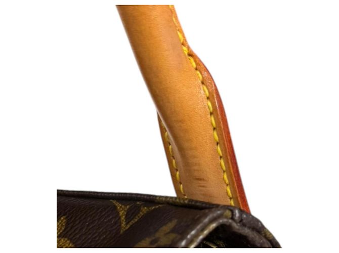Borsa a tracolla Louis Vuitton Looping MM Monogram Marrone - vista 10