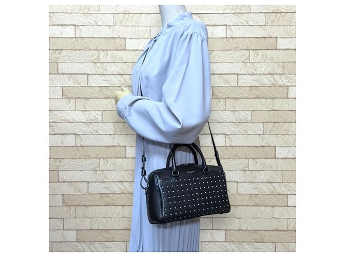 Borsa a tracolla Saint Laurent Studded Classic Baby Duffle Nero - vista 2