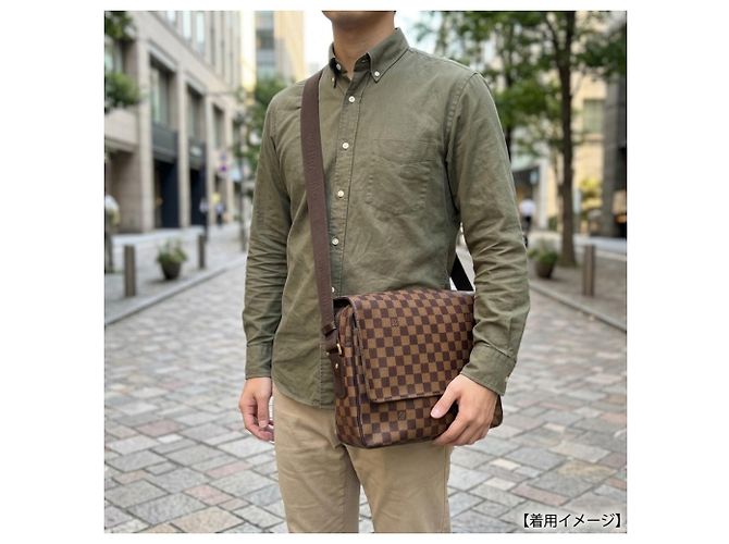 Borsa a tracolla Louis Vuitton Shelton MM Damier Marrone - vista 17