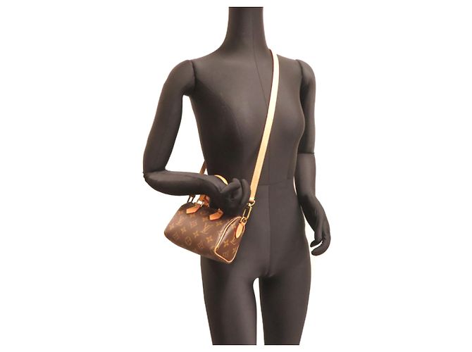 Borsa a tracolla Louis Vuitton Nano Speedy Marrone - vista 9