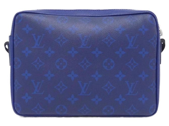Louis Vuitton Taiga Rama Outdoor Messenger PM M30242 Borsa a tracolla Blu - vista 2