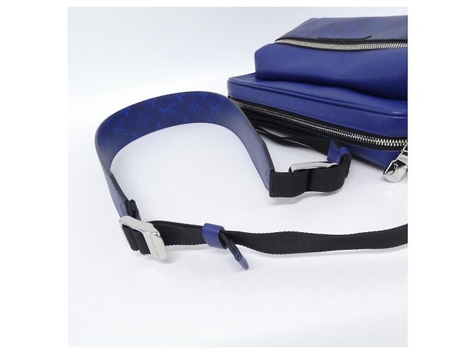 Louis Vuitton Taiga Rama Outdoor Messenger PM M30242 Borsa a tracolla Blu - vista 6