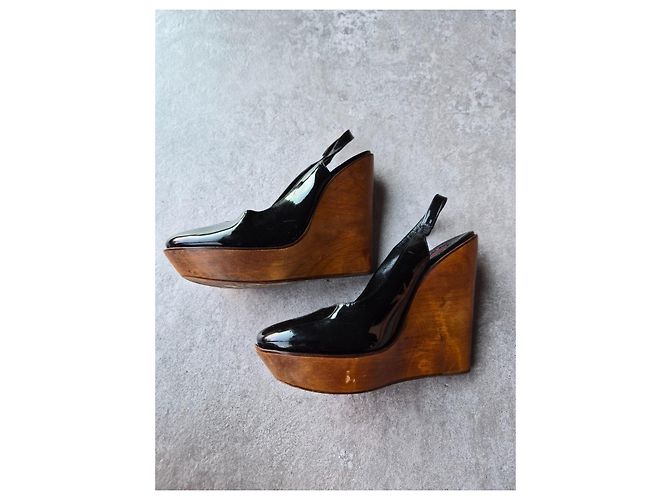 Chloé Keilabsatz-Pumps aus schwarzem Lackleder - Ansicht 8