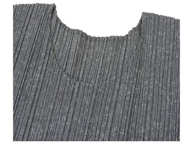 Issey Miyake PLEATS PLEASE Oberteil aus Polyester Braun - Ansicht 3