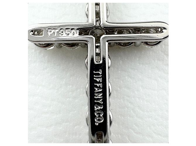 Collar de Cruz de Platino y Diamantes Tiffany & Co. - vista 7