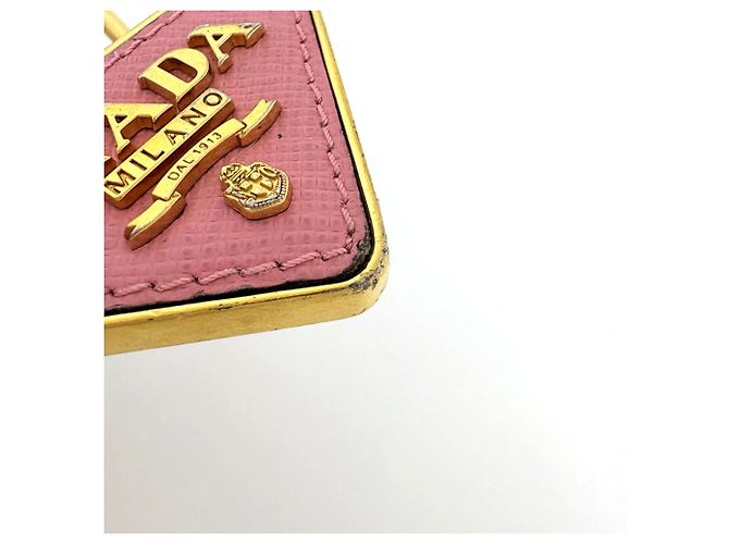 Chaveiro Prada em couro Saffiano rosa e dourado - vista 4