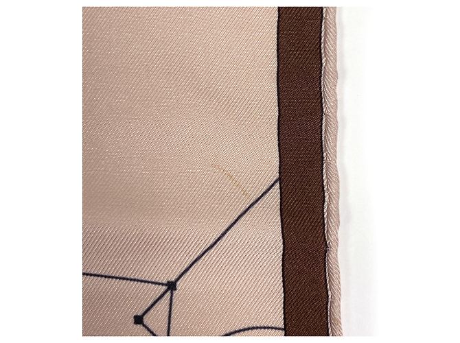 Hermès Foulard Hermes Carre 90 ECHEC AU ROI Marrone Beige - vista 3
