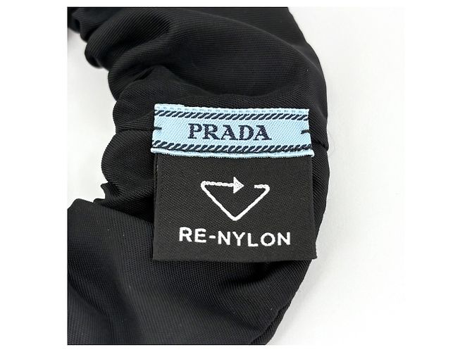 Prada PRADA Logo Plate Scrunchie in Black - view 3