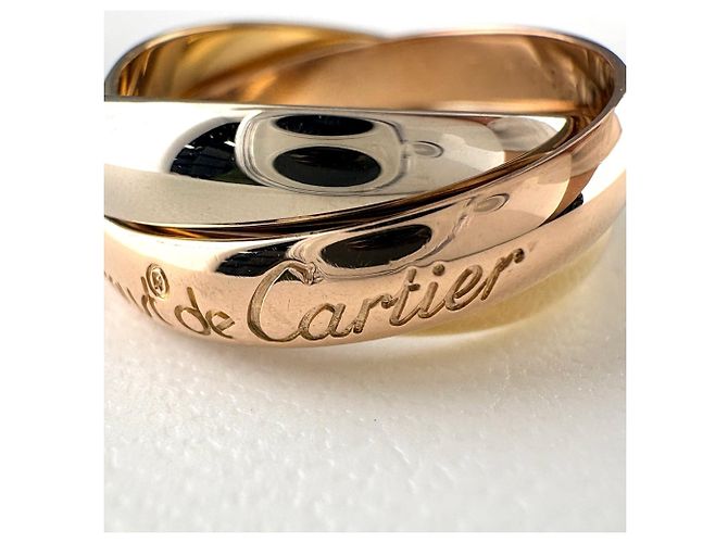 Anillo Cartier Trinity en oro blanco oro amarillo y oro rosa - vista 2