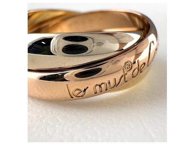 Anillo Cartier Trinity en oro blanco oro amarillo y oro rosa - vista 3