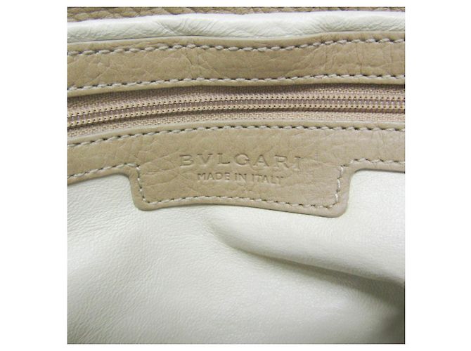 Bulgari Bolsa de Ombro Bvlgari em Couro com Aba e Alça de Corrente Bege - vista 20