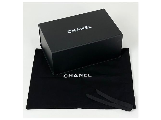 Borsa a tracolla Chanel Matelassé Coco Mark Chain Nero - vista 7