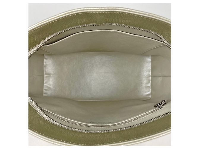 Borsa Tote Chanel Reissue in pelle caviar argento - vista 11