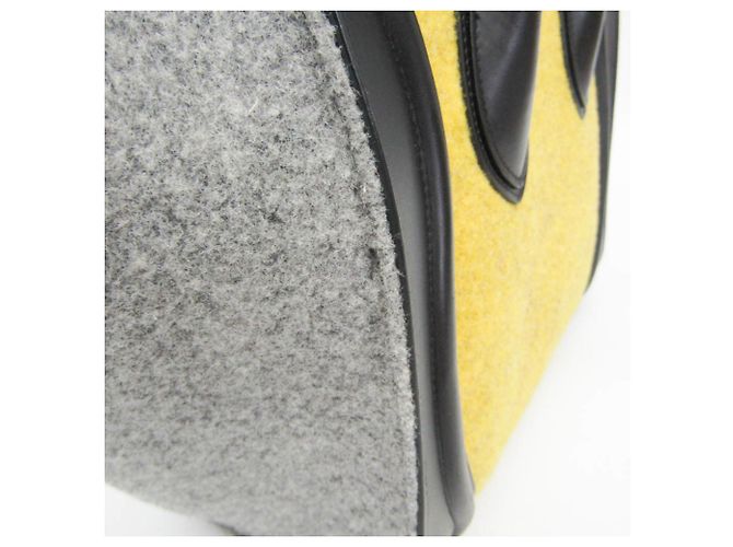 Céline Borsa a mano Celine Luggage Micro Shopper Marrone Nero Giallo - vista 12