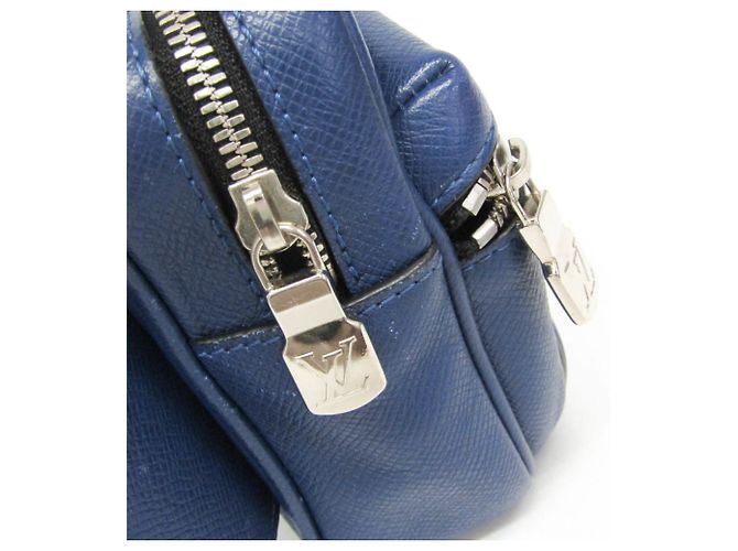 Louis Vuitton Taiga Bumbag Outdoor M33455 Blu - vista 17