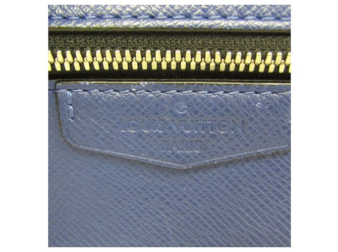 Louis Vuitton Taiga Bumbag Outdoor M33455 Blu - vista 18