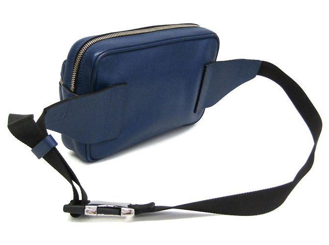Louis Vuitton Taiga Bumbag Outdoor M33455 Blu - vista 2