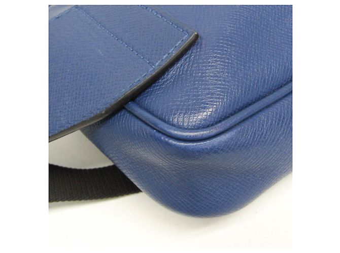 Louis Vuitton Taiga Bumbag Outdoor M33455 Blu - vista 6