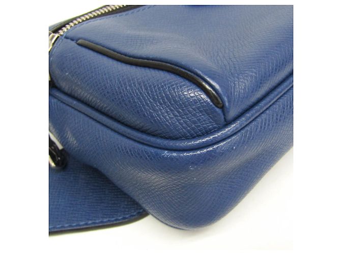 Louis Vuitton Taiga Bumbag Outdoor M33455 Blu - vista 8