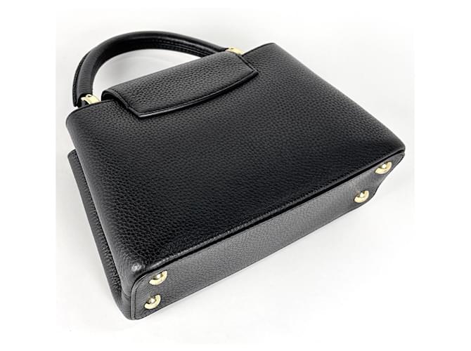 Borsa Louis Vuitton Capucines BB Nero - vista 2