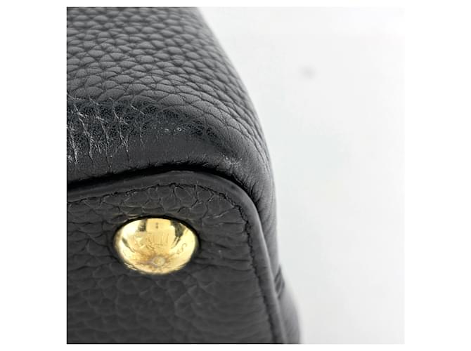 Borsa Louis Vuitton Capucines BB Nero - vista 3